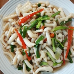 ผัดเห็ดน้ำมันหอยราดข้าว