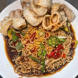 ตำมาม่าแคปหมู