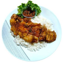 ข้าวไก่ย่างน้ำจิ้มแจ่ว