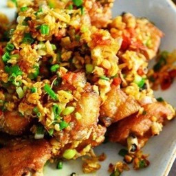 ไก่สับกรอบคั่วพริกเกลือราดข้าว