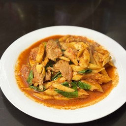 พริกแกงหน่อไม้หมูชิ้น กับข้าว