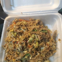 ผัดมาม่า