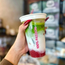 Strawberry Matcha Latte 🍵🍓