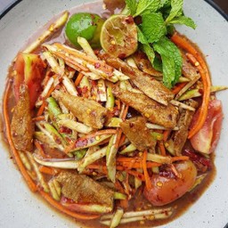 ตำมะม่วงปลากรอบ