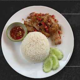 ข้าวหมูกรอบพริกเกลือ