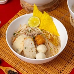 [อร่อยซ่ากับโค้ก] ก๋วยเตี๋ยวต้มยำน้ำ/แห้ง +  โค้ก ออริจินัล (กระป๋อง) 
