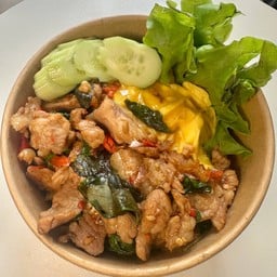 หอมเด็ดกะเพราฟรีไข่ ซอยศิริชัย