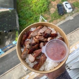 เรื่องหมูหมู - JB หมูทอดอร่อยมาก