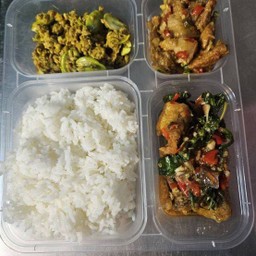 เมนู ราดข้าว 3 อย่าง (ลูกค้าระบุอาหารตามวัน)