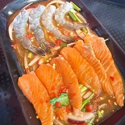 ยำนัวแซลมอนกุ้ง