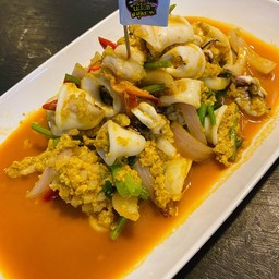 ผัดผงกะหรี่ปลาหมึก