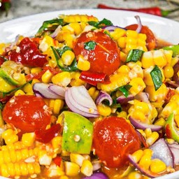 ยำข้าวโพดไข่แดงเค็ม