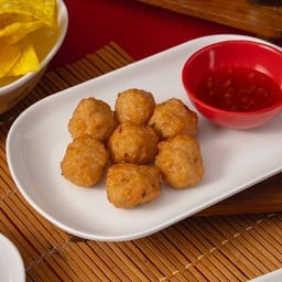ลูกชิ้นกุ้งทอด