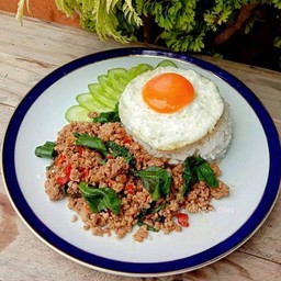 ข้าวกระเพราเนื้อ