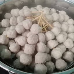 ลูกชิ้นเอ็นหมูนึ่ง 1 ไม้