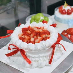 เค้กวินเทจ สตอเบอรี่(เต๋า) 0.5ปอนด์