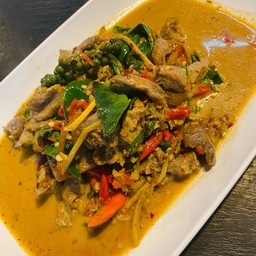 ผัดเผ็ดหมูป่า