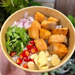 ข้าวขยำปลาแซลม่อน