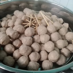 ลูกชิ้นเนื้อนึ่ง 1 ไม้