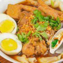 ก๋วยจั๊บไก่+ตีนไก่