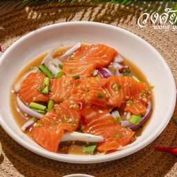 ยำแซลมอน