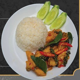 ข้าวปลากระพงผัดฉ่า