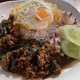 ข้าวกระเพราเนื้อสับ