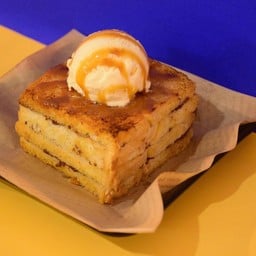 เลเยอร์โทส ฉ่ำนมพร้อมไอศกรีม