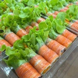 กุ้งแช่น้ำปลา+สลัดโรลคำโต(ตลาดดอนกลางโซน3)