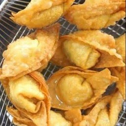 เกี๊ยวไส้หมูทรงเครื่อง 4 ชิ้น