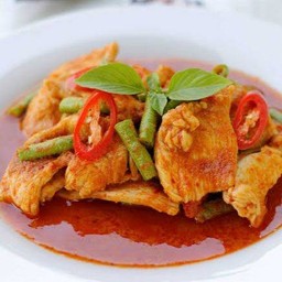 ผัดพริกแกง (ราดข้าว)