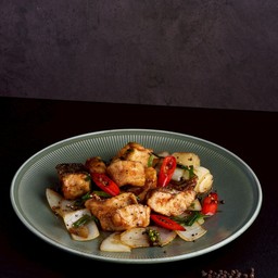 ปลากระพงผัดพริกไทยดำ Stir fried sea bass with black pepper