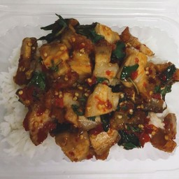 กะเพราหมูกรอบ