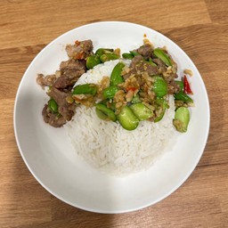 ผัดพริกกระเทียมหมู+สะตอ ราดข้าว