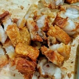 หมูกรอบ