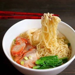 บะหมี่เกี๊ยวหมูแดง