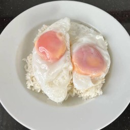 ข้าวไข่ดาว2ฟอง (ไข่ไม่สุก)