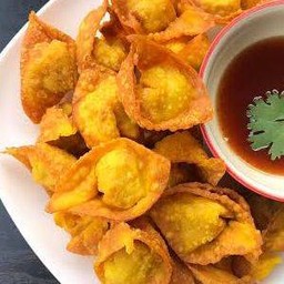 เกี๊ยวไส้ไก่ทรงเครื่องเพิ่มชีส 4 ชิ้น