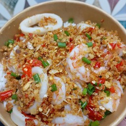 ทะเลคั่วพริกเกลือราดข้าว