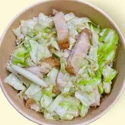 ผัดกะหล่ำ ราดข้าว