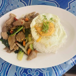 ผัดคะน้าหมูหมัก