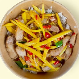 ผัดหน่อไม้ ราดข้าว