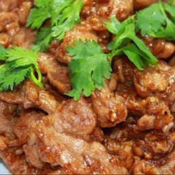 ข้าวหมูชิ้นกระเทียม