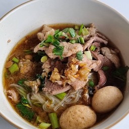 ก๋วยเตี๋ยวหมูน้ำตก