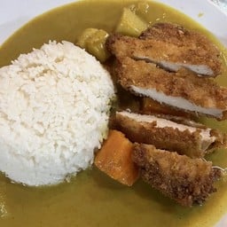 ข้าวแกงกะหรี่ไก่ทอด