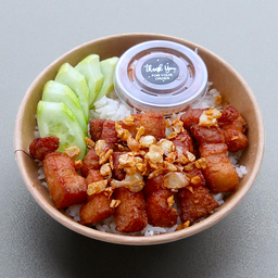 ข้าวหมูสามชั้นทอดกระเทียม น้ำจิ้มแจ่ว (หมูสามชั้นทอด 150 กรัม)