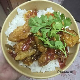 ข้าว ปลาทอดซอสสามรส