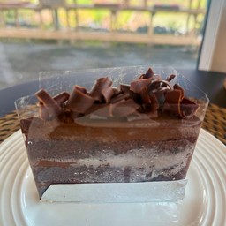 Soft Chocolate Fudge Cake