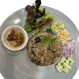 ข้าวผัดไส้อั่ว