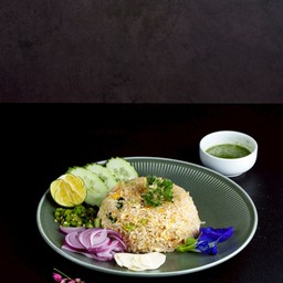 ข้าวผัดคะน้าปลาเค็มStir fried rice with kale and salted fish